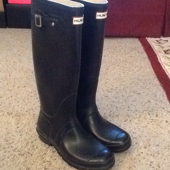 Hunter Shoes - Final Sale! HUNTER TALL BLACK RUBBER RAIN BOOTS